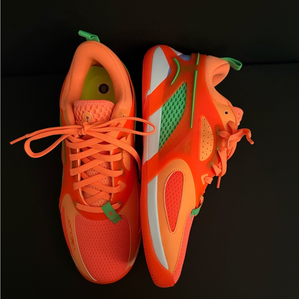 Jordan Heir Orange and Green Athletic Shoes - unisex